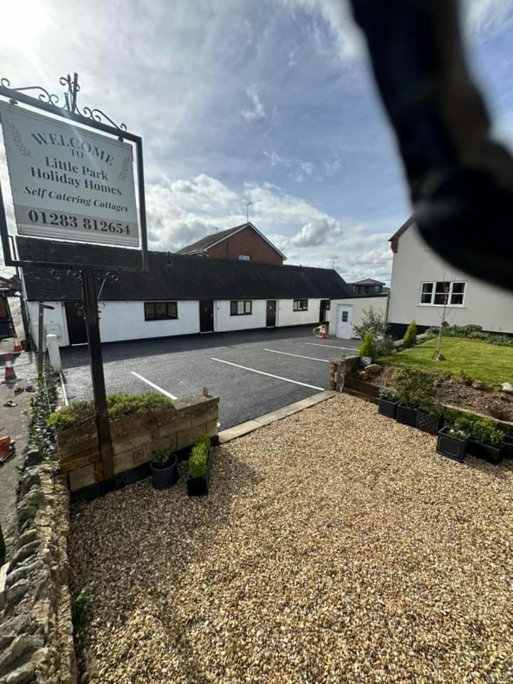 Little Park Holiday Homes Self Catering Cottages 1 & 2 Bedrooms Available Close To Tutbury Castle Екстериор снимка